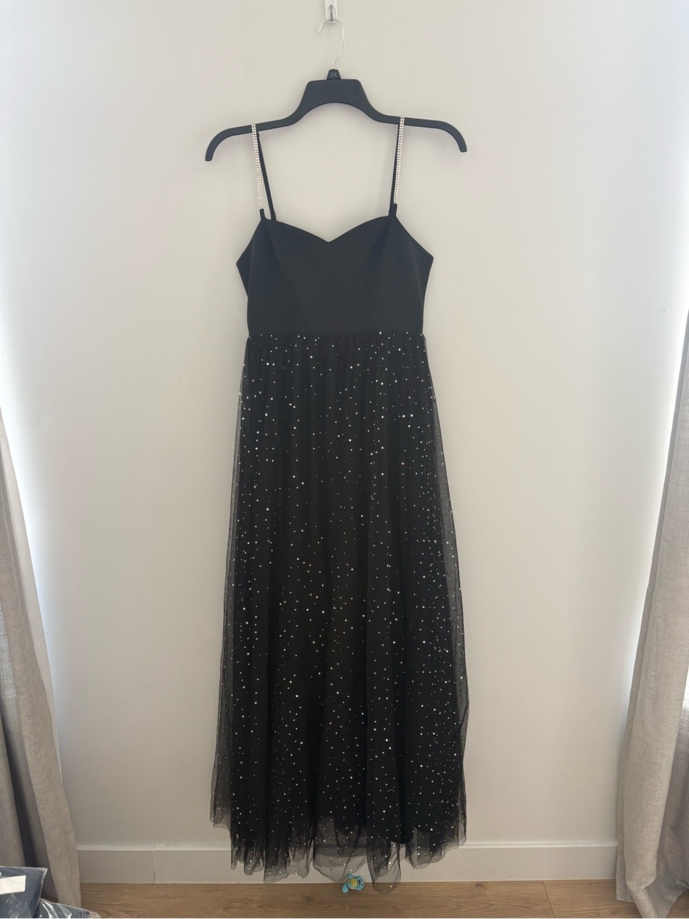 Black Sparkle Tulleโ Evening Dress